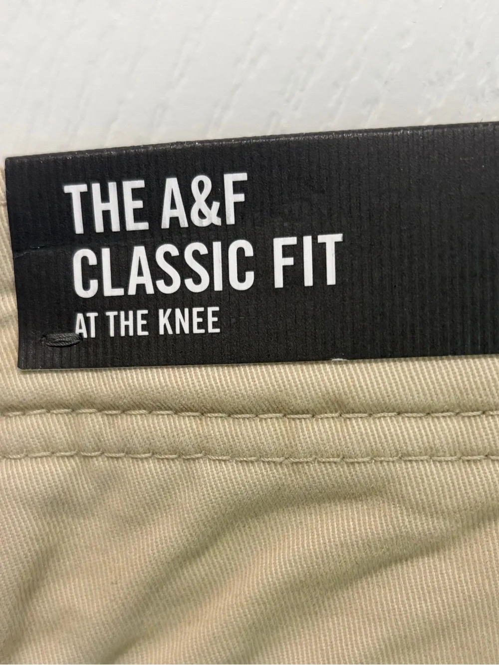 NWT Abercrombie & Fitch Classic Fit At The Knee Shorts